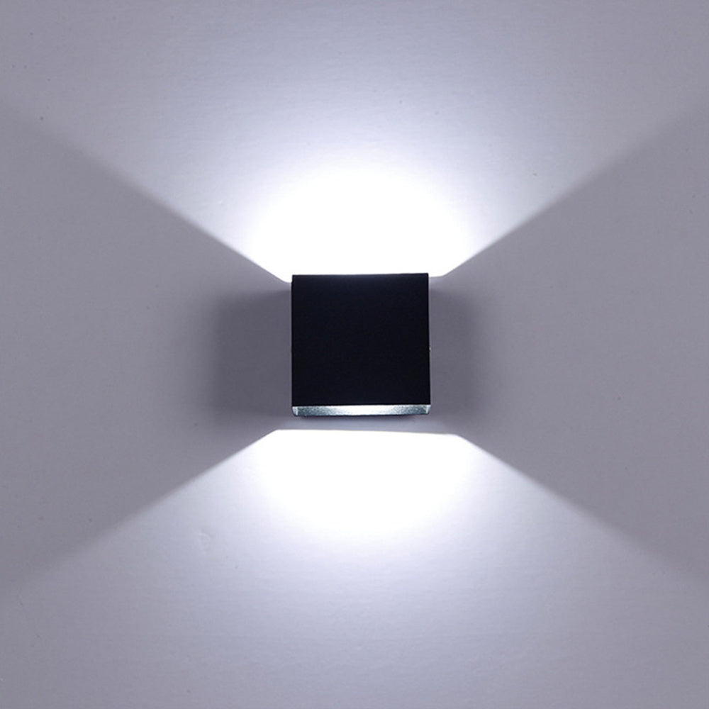 Nordic style wall light