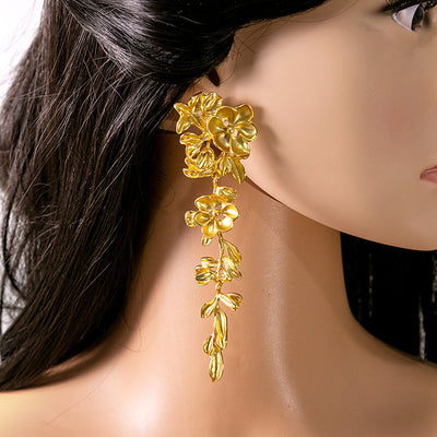 Women's Retro Three-dimensional Flower Tassel Earrings