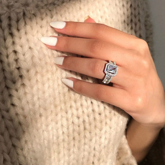 Jewellery ring with diamonds - HJG