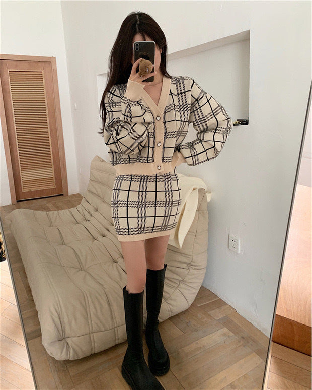 V-neck Plaid Knitted Cardigan Sheath Skirt Skirt Outfit